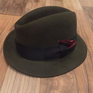 Beautiful vintage hat